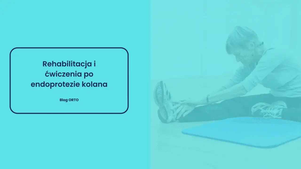 Kobieta wykonuje ćwiczenia rozciągające nogi, co jest kluczowe w rehabilitacji po endoprotezie kolana.